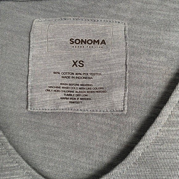 NWT Sonoma V Neck Hoodie- XS - Picture 3 of 4
